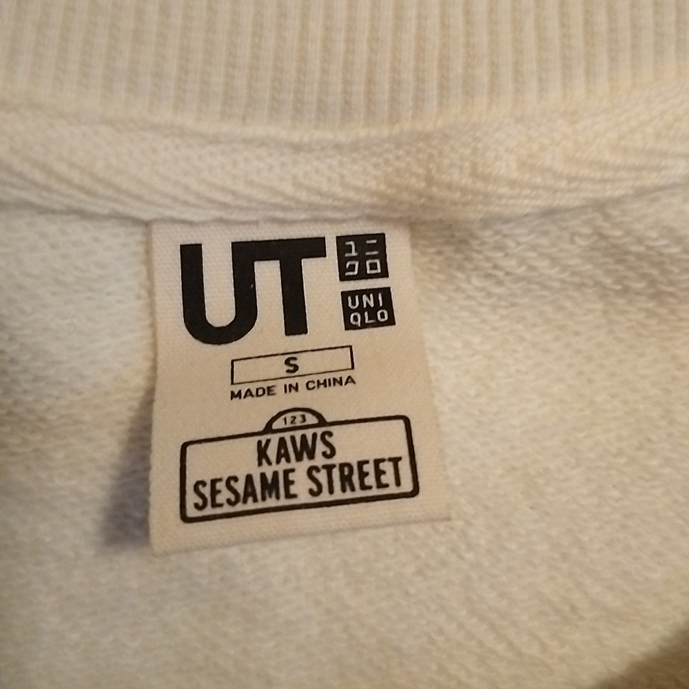 Uniqlo Sesame Street Sweatshirt - Small - Picture 3 of 3